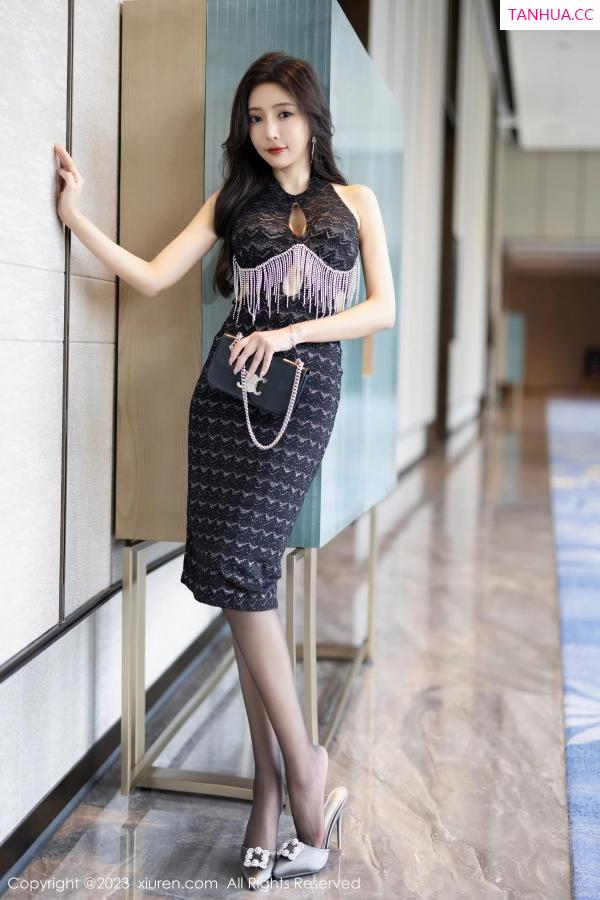 王馨瑶  [XiuRen]高清写真图 2023.05.19 No.6772 王馨瑶yanni 黑丝美腿第5张图片